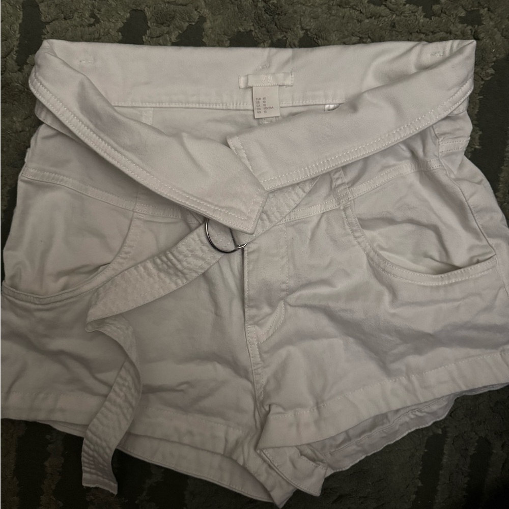 H&M Classic White Apparel